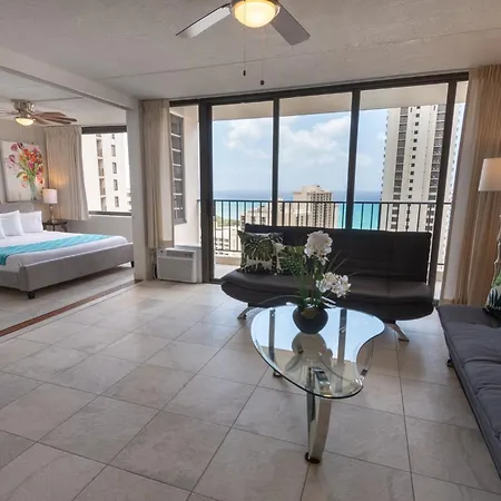 High Level Ocean View Corner Condo With Free Parking